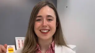 Leire Barrutia, dermatóloga, en una captura de su perfil de Tik-Tok (@dermisphere)