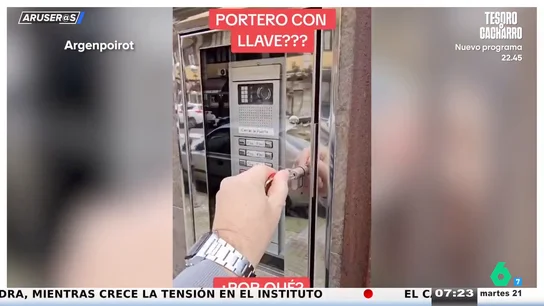 Un joven muestra el telefonillo blindado "anti graciosillos" de su comunidad: "Se acabó molestar" Un joven muestra el telefonillo blindado "anti graciosillos" de su comunidad: "Se acabó molestar"