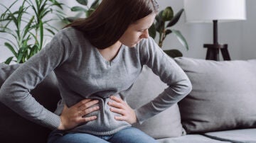 Persona con dolor de tripa