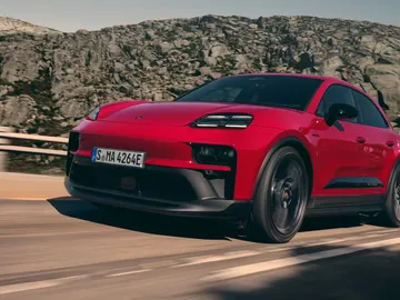 Comprar una casa en 2025 es imposible para muchos, pero acaban de sacar este Porsche eléctrico que cuesta lo mismo y que no puede arrastrar una grúa si se queda tirado Comprar una casa en 2025 es imposible para muchos, pero acaban de sacar este Porsche eléctrico que cuesta lo mismo y que no puede arrastrar una grúa si se queda tirado