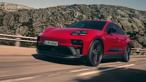 Comprar una casa en 2025 es imposible para muchos, pero acaban de sacar este Porsche eléctrico que cuesta lo mismo y que no puede arrastrar una grúa si se queda tirado Porsche Macan GTS