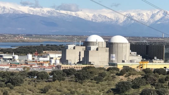 Vista de la central nuclear de Almaraz (Cáceres). Vista de la central nuclear de Almaraz (Cáceres).