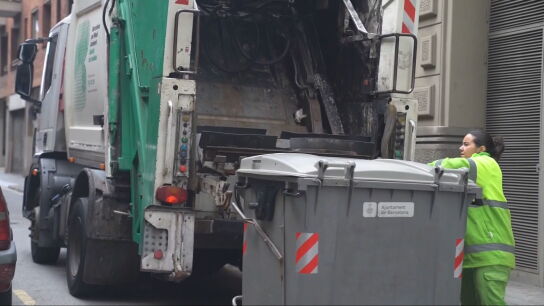 Recogida de basuras en Barcelona.