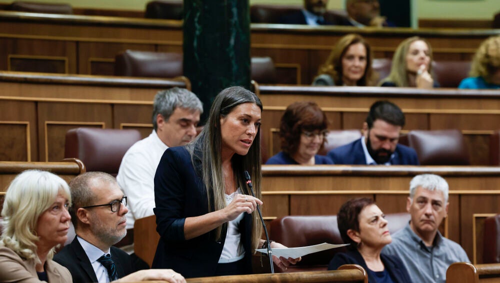 La portavoz de Junts, M&iacute;riam Nogueras, interviene durante la sesi&oacute;n de control al Ejecutivo