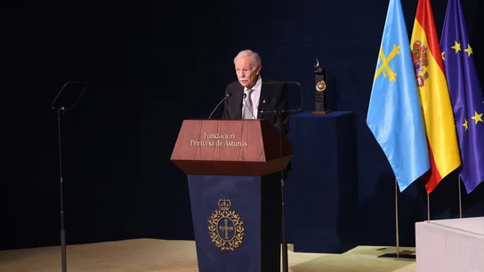 Eduardo Mendoza recibe el Premio Princesa de Asturias de las Letras 2025. Eduardo Mendoza recibe el Premio Princesa de Asturias de las Letras 2025.