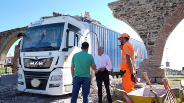 El alcalde de Algeciras en el lugar de los hechos El alcalde de Algeciras en el lugar de los hechos