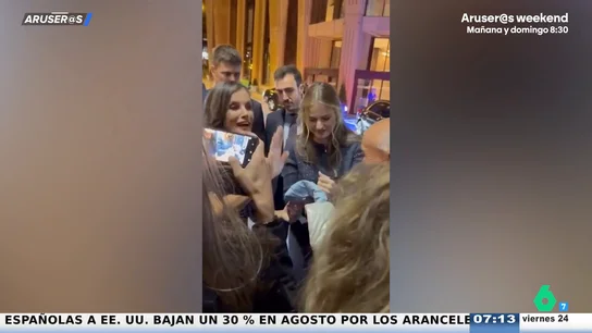 El vídeo de la llegada de los reyes, Leonor y Sofía a Oviedo para los Premios Princesa de Asturias El vídeo de la llegada de los reyes, Leonor y Sofía a Oviedo para los Premios Princesa de Asturias