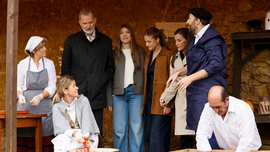 Los reyes, la princesa de Asturias y la infanta Sofía en Valdesoto, Premio Pueblo Ejemplar 2025. Los reyes, la princesa de Asturias y la infanta Sofía en Valdesoto, Premio Pueblo Ejemplar 2025.