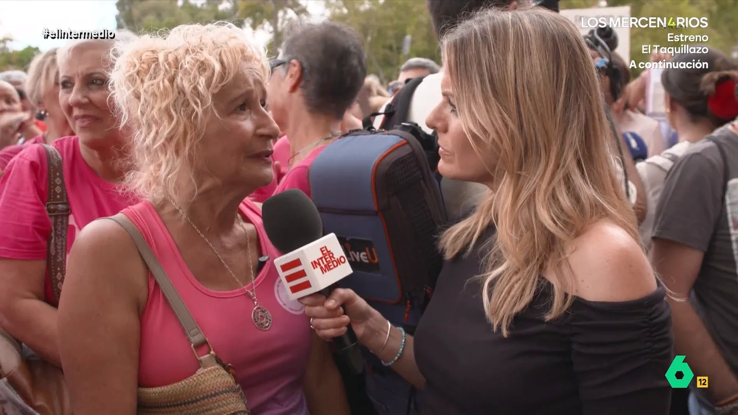 Ángela Claverol, presidenta de Amama: "Hasta que no salgan todas las afectadas no vamos a parar" Este domingo miles de personas se han concentrado frente al Palacio de San Telmo, en Sevilla, para protestar por la gestión de la Junta de Andalucía de los cribados del cáncer de mama.
