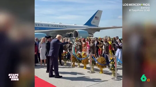 Miki Nadal reacciona al vídeo de Trump bailando en Malasia: "No me queda claro si es un baile típico o una clase de zumba" El presidente estadounidense ha viajado hasta el país asiático donde ha sido recibido por un grupo de personas bailando. Trump no ha podido resistirse y se ha unido al baile. No te pierdas su coreografía en el vídeo principal.