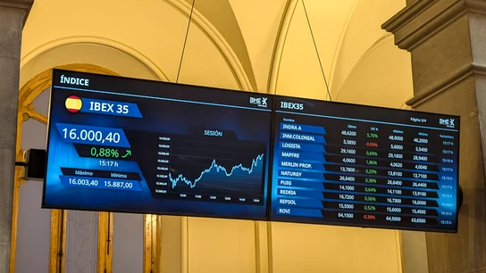 El IBEX 35, el principal índice de la bolsa española, ha superado este lunes el nivel de los 16.000 puntos El IBEX 35, el principal índice de la bolsa española, ha superado este lunes el nivel de los 16.000 puntos