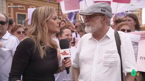 Sebastián Recio, portavoz de Marea Blanca Andalucía: "La sanidad pública ha tenido un proceso de deterioro por la privatización" Andrea Ropero se ha trasladado hasta Sevilla para asistir a la concentración convocada por Amama frente al Palacio de San Telmo como protesta por los errores en los cribados del cáncer de mama.