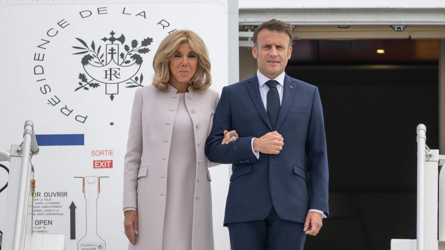Imagen de archivo del presidente francés junto a su mujer, Brigitte Macron. Imagen de archivo del presidente francés junto a su mujer, Brigitte Macron.