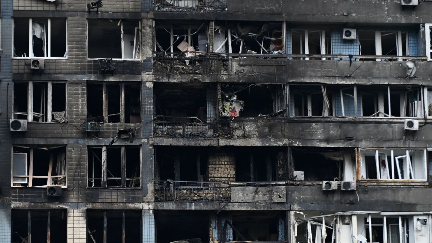 Imagen de archivo de un edificio en Ucrania destruido por ataques rusos. Imagen de archivo de un edificio en Ucrania destruido por ataques rusos.