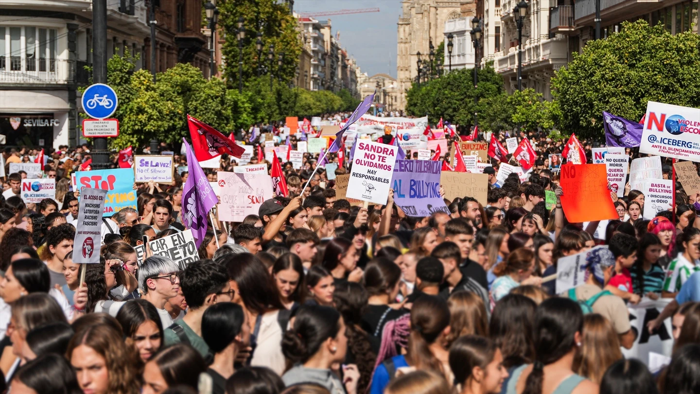 La manifestación contra el bullying de Sevilla, este martes 28 de octubre. La manifestación contra el bullying de Sevilla, este martes 28 de octubre.
