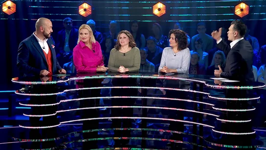 La divertida petición de Nuria tras la llegada de Ainhoa Arteta a Tesoro o Cacharro: "Que pase Prudencia también, por favor" La divertida petición de Nuria tras la llegada de Ainhoa Arteta a Tesoro o Cacharro: "Que pase Prudencia también, por favor"