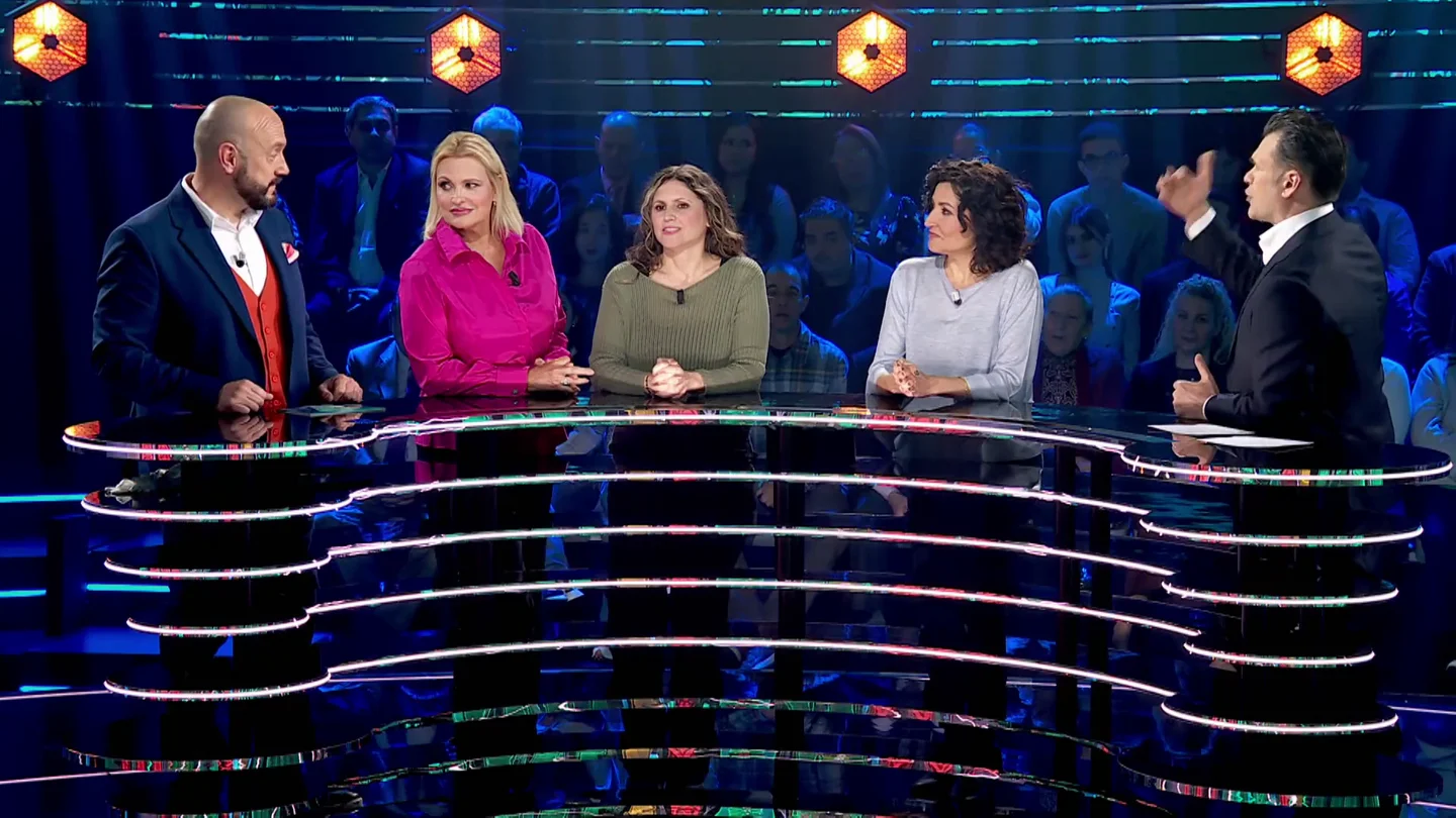 La divertida petición de Nuria tras la llegada de Ainhoa Arteta a Tesoro o Cacharro: "Que pase Prudencia también, por favor" La divertida petición de Nuria tras la llegada de Ainhoa Arteta a Tesoro o Cacharro: "Que pase Prudencia también, por favor"