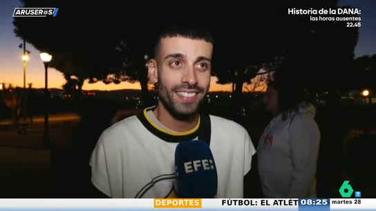 Un fan de Lady Gaga desvela cómo es la cola para su primer concierto en Barcelona: "Nos turnamos para ducharnos o comer" Un fan de Lady Gaga desvela cómo es la cola para su primer concierto en Barcelona: "Nos turnamos para ducharnos o comer"