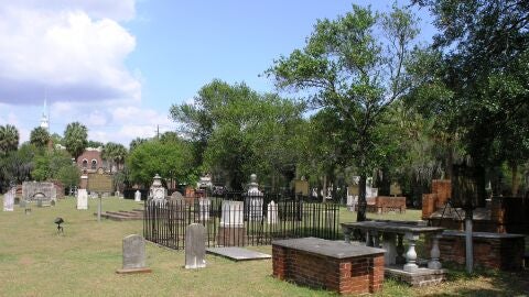 Cementerio Colonial Park