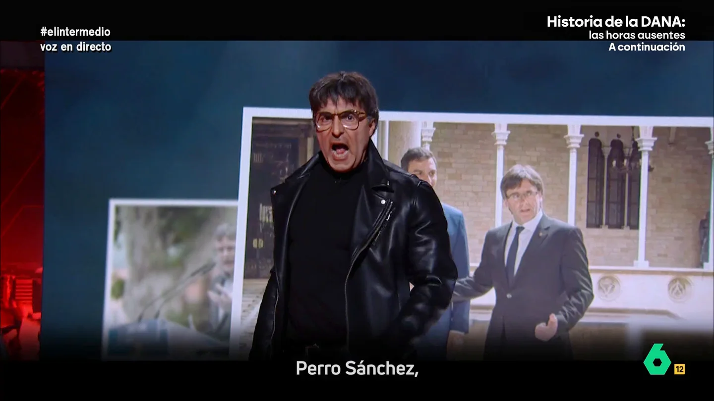 'Carles Puigdemont' canta sobre la ruptura de Junts con el PSOE versionando a AC/DC: "¡Sánchez al carrer!" El cómico Raúl Pérez se convierte en el político independentista para cantar una versión muy particular de 'Highway to hell' y dejar las cosas claras a Pedro Sánchez.