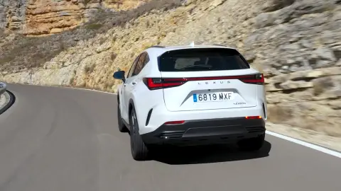 Lexus NX 450h+ Lexus NX 450h+