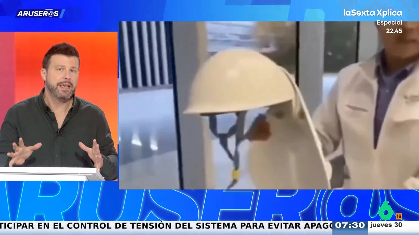 Alfonso Arús, tras ver la silla que se convierte en casco durante un terremoto: "Podría ser de Gila" Alfonso Arús, tras ver la silla que se convierte en casco durante un terremoto: "Podría ser de Gila"