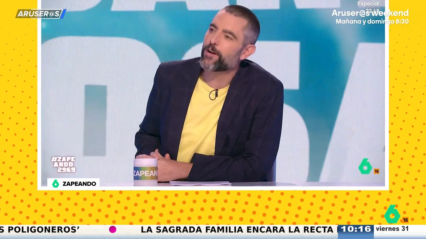 La divertida broma de Dani Mateo a Ferreras: "Cualquier día echa a Alfonso Arús y presenta 'Ferruseros'" La divertida broma de Dani Mateo a Ferreras: "Cualquier día echa a Alfonso Arús y presenta 'Ferruseros'"
