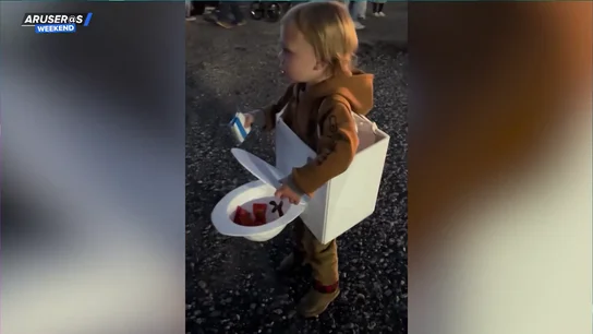 El ingenioso disfraz de váter en Halloween de un niño: ideal para guardar sus caramelos El ingenioso disfraz de váter en Halloween de un niño: ideal para guardar sus caramelos