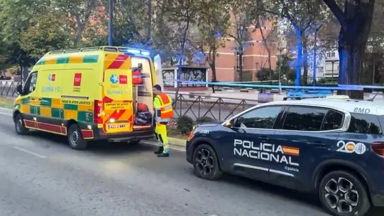 Emergencias 112 se desplaza a Leganés para atender a una joven de 21 años que ha recibido un disparo en la cara. Emergencias 112 se desplaza a Leganés para atender a una joven de 21 años que ha recibido un disparo en la cara.