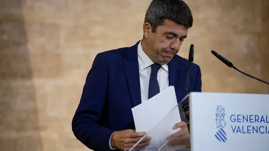 El president de la Generalitat, Carlos Mazón, al finalizar su comparecencia en la que ha anunciado que dimitirá al frente del Gobierno valenciano El president de la Generalitat, Carlos Mazón, al finalizar su comparecencia en la que ha anunciado que dimitirá al frente del Gobierno valenciano