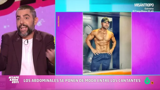 Dani Mateo, muy 'enfadado' con David Bustamante por enseñar 'six-pack': "Tápate" El artista ha subido a redes sociales una fotografía en la que muestra su torso frente a un espejo. La imagen no ha sido del gusto del presentador de Zapeando que no ha dudado en enviar un mensaje al artista.