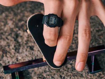 Casio G-Shock Nano DWN5600-1 Casio G-Shock Nano DWN5600-1