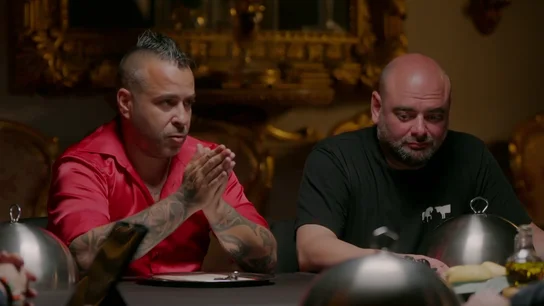 Xavi reconoce que ha valorado muy a la baja al restaurante de Adrián: "He jugado, he puesto todo 5 y merece el 8 que él dice" Xavi reconoce que ha valorado muy a la baja al restaurante de Adrián: "He jugado, he puesto todo 5 y merece el 8 que él dice"