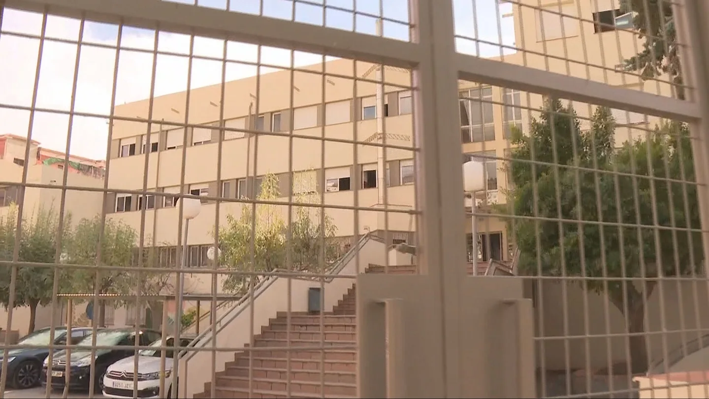 Un menor apuñala a un niño de 12 años en un instituto de Albuñol (Granada) Un menor apuñala a un niño de 12 años en un instituto de Albuñol (Granada)