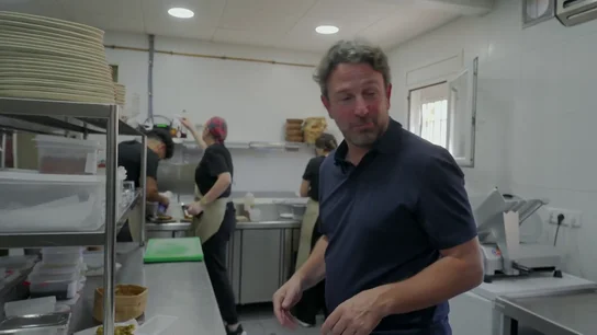 "De bote como mi cipote": la irónica réplica del propietario de El Trull a las criticas de su rivales "De bote como mi cipote": la irónica réplica del propietario de El Trull a las criticas de su rivales