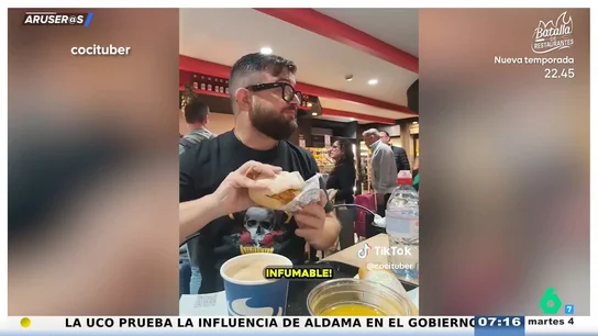 El vídeo de Cocituber indignado con los precios y la falta de limpieza de la cafetería de la estación de Atocha: "Me han estafado 28,32 euros" El vídeo de Cocituber indignado con los precios y la falta de limpieza de la cafetería de la estación de Atocha: "Me han estafado 28,32 euros"