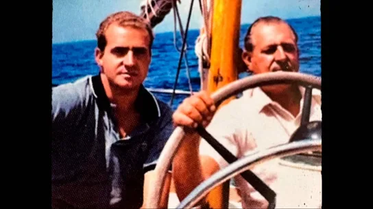 Juan Carlos I junto a su padre. Juan Carlos I junto a su padre.