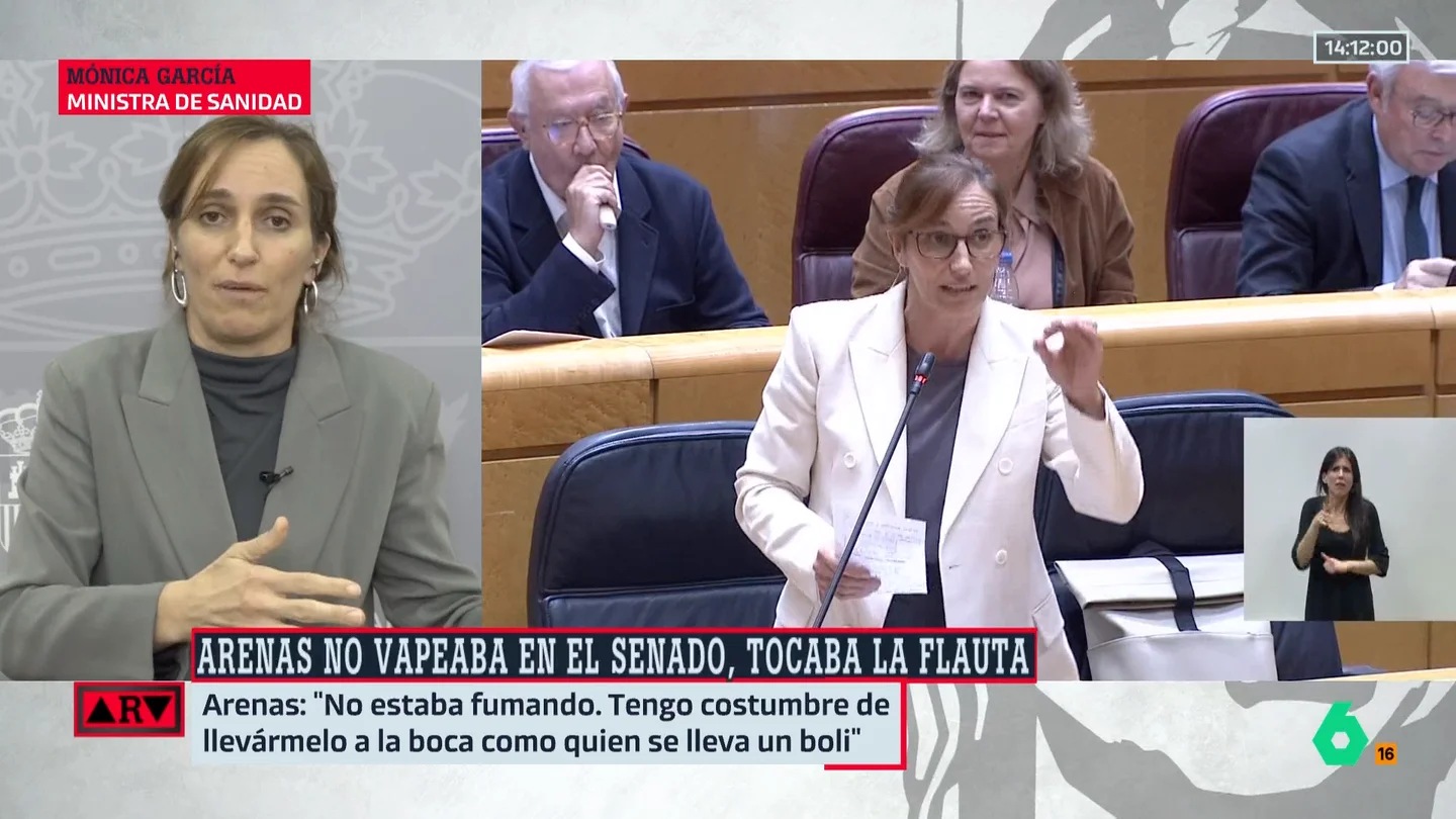 Mónica García responde a Arenas (PP), que niega que vapeara detrás de ella Mónica García responde a Arenas (PP), que niega que vapeara detrás de ella