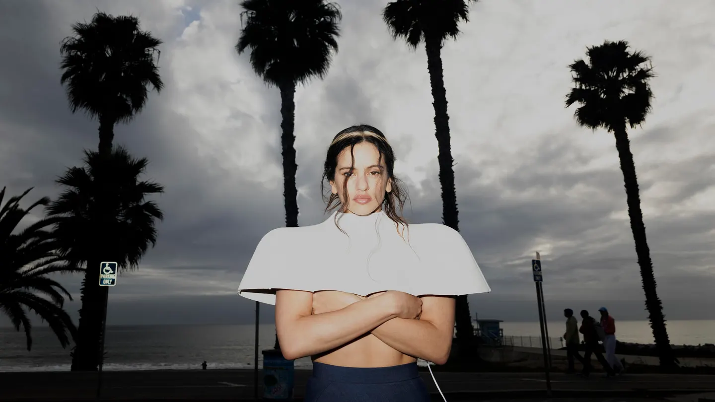 Filtran entero el nuevo disco de Rosalía, 'Lux', a dos días de su lanzamiento Fotografía cedida por Sony México de la cantante española Rosalía.