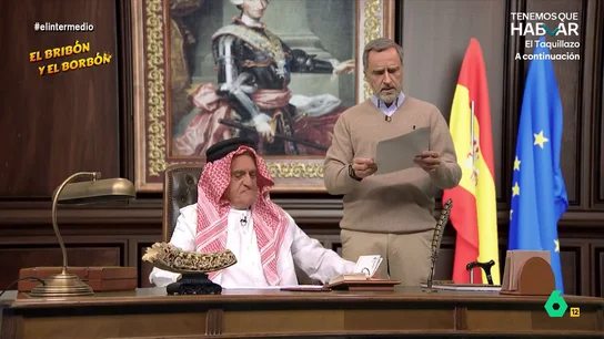 'Felipe VI', alarmado con el nuevo libro de 'Juan Carlos I': "¿Son tus memorias o tu 'chorboagenda'?" El Intermedio 'estrena' un nuevo capítulo de su célebre sitsi com protagonizada por Raúl Pérez y el Gran Wyoming, que interpretan a Felipe VI y el rey emérito.