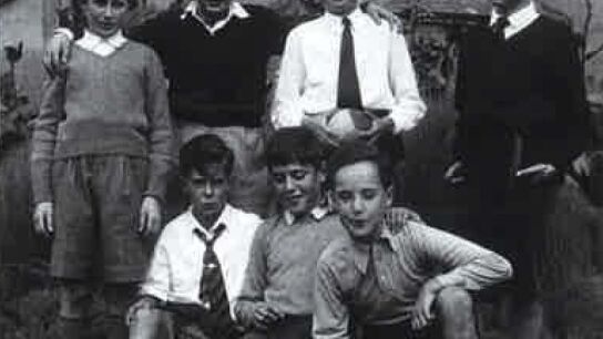 Juan Carlos I junto a sus compañeros de internado.