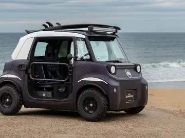 Por fin un coche eléctrico que mola: El Ami Buggy se disfraza de Wrangler para ir a surfear y lo puedes conducir con 14 años Por fin un coche eléctrico que mola: El Ami Buggy se disfraza de Wrangler para ir a surfear y lo puedes conducir con 14 años