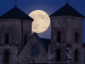 Superluna de Castor en Polonia Superluna de Castor en Polonia