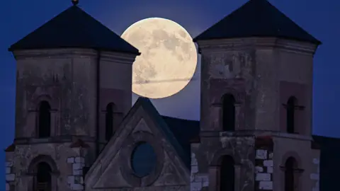 Superluna de Castor en Polonia Superluna de Castor en Polonia