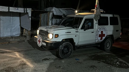 Imagen de archivo de un vehículo de Cruz Roja que traslada restos de rehenes a Israel. Imagen de archivo de un vehículo de Cruz Roja que traslada restos de rehenes a Israel.