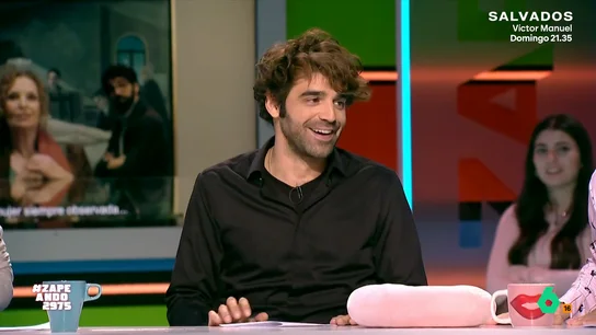 David Verdaguer presenta 'Siempre es invierno' en Zapeando: "Es una comedia romántica al revés" El actor visita el programa para presentar su nueva película, dirigida por David Trueba. En ella interpreta a un arquitecto paisajista que viaja hasta Bélgica para participar en un concurso y su pareja le deja.