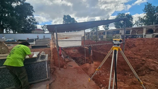 Hallados restos de 138 víctimas de la represión franquista en cinco fosas del cementerio de Riotinto, Huelva. Hallados restos de 138 víctimas de la represión franquista en cinco fosas del cementerio de Riotinto, Huelva.