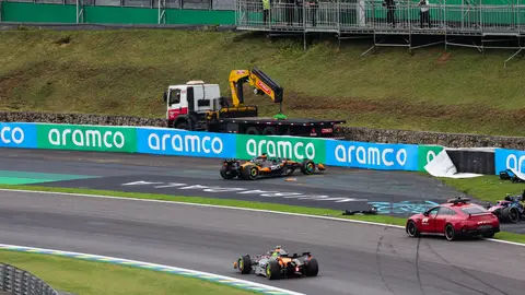 El accidente de Piastri en la Sprint del GP de Brasil El accidente de Piastri en la Sprint del GP de Brasil