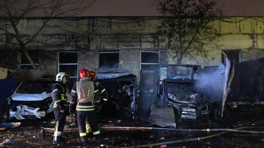 Consecuencias del ataque con drones rusos en Kyiv. Consecuencias del ataque con drones rusos en Kyiv.