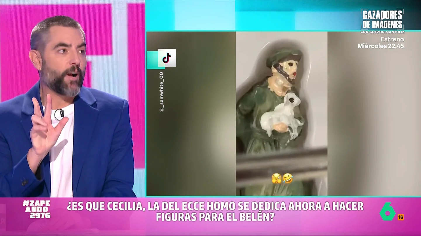 Dani Mateo, tras ver un curioso belén navideño: "Ya ha convertido a tres niños en ateos" Un vídeo se ha viralizado en redes después de mostrar un llamativo belén que parece pintado por Cecilia, la mujer que restauró el 'Ecce Homo', una pieza mural expuesta en un santuario del municipio de Borja, en Zaragoza.